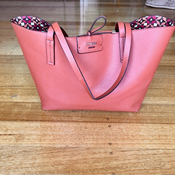 Guess Bobbi reversible tote bag - Picture 2 of 7